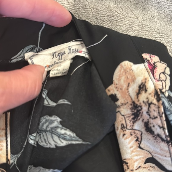 Keyhole neck top - Picture 4 of 5